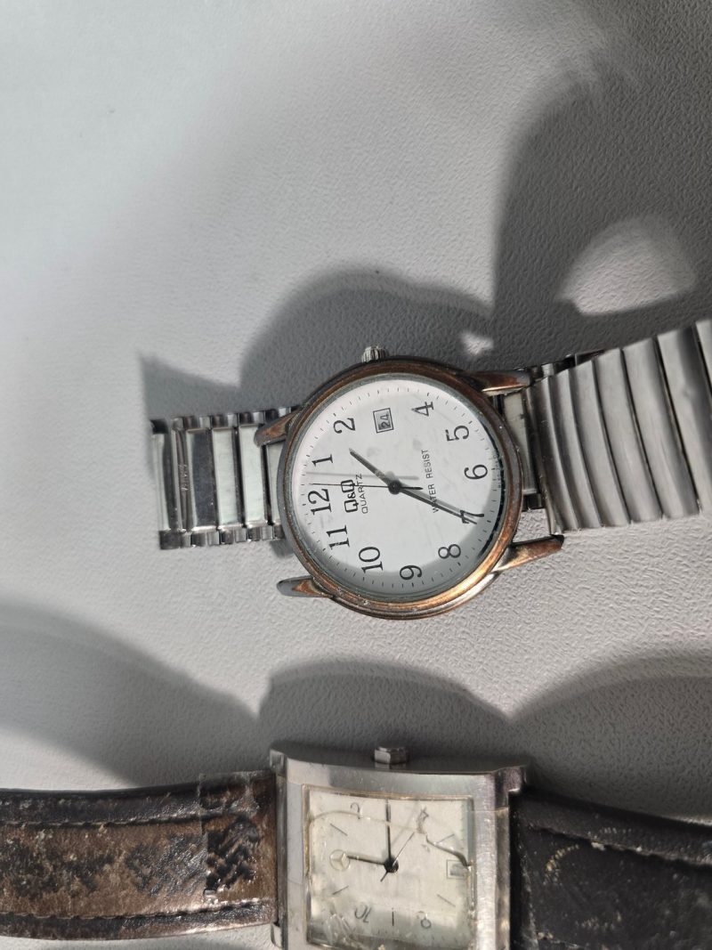 Armbandsur, parti  reservdelsobjekt bl.a Mercedes-Benz och Casio