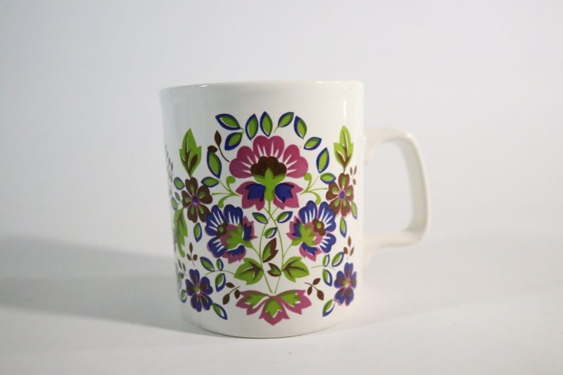Retro Mugg från Staffordshire Potteries – Blommig Design, England