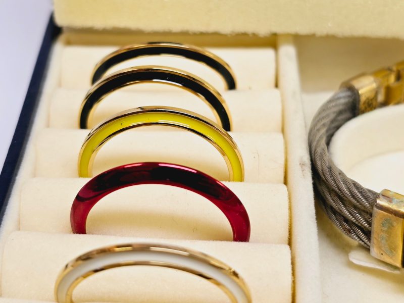 Elegant armbandsur från Jean Jacques – klassisk design med utbytbara ramar