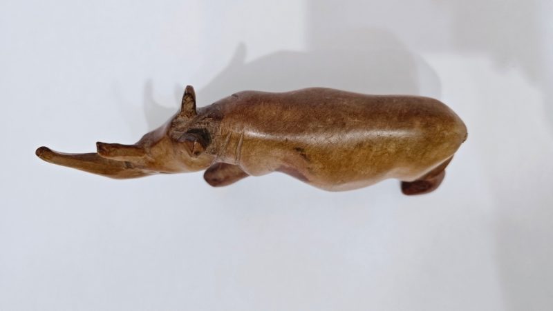 Vintage hand snidad träfigur noshörning, Kenya, 1980-tal