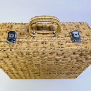 Charmig Vintage Korgväska med Rutig Inredning - 30x40x16 cm