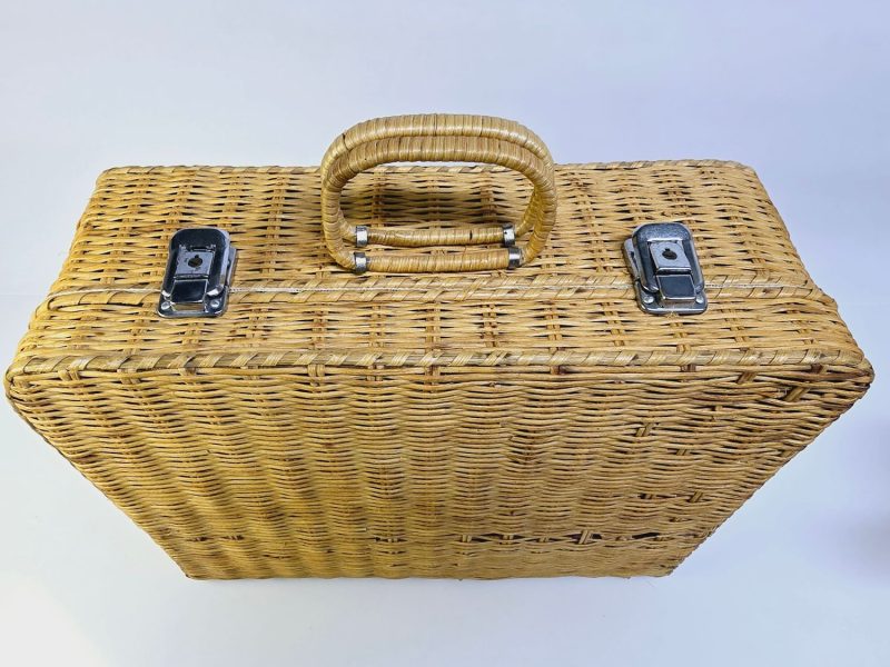 Charmig Vintage Korgväska med Rutig Inredning - 30x40x16 cm