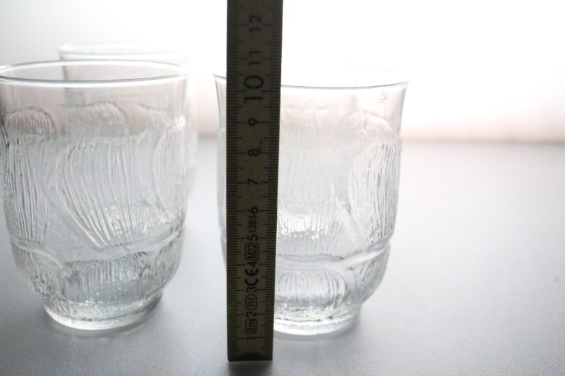 Set om 4 Glas med Struktur – Eleganta och Unika