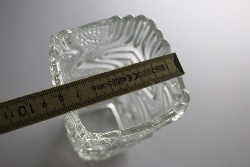 Texturerad Glasvas – 17 cm Hög, Skulptural Design