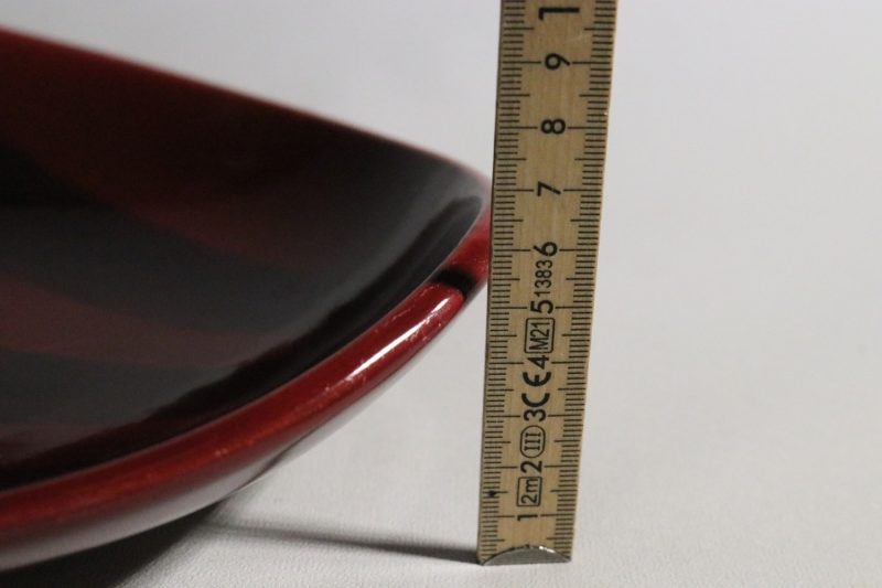 Unik Ekeby Skål i Djärvt Röd och Svart - 22,5 cm