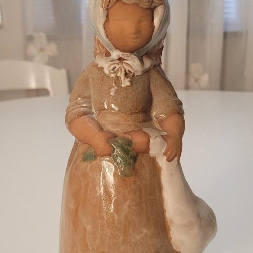 Britt Wedberg Keramik figurin kvinna med gås