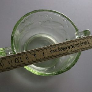 Vintage-Inspirerad Grön Glas Sockerskål - Perfekt för Eleganta Bordinställningar