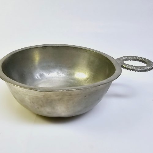 Antik tennkåsa – Tidlöst hantverk från 1800/1900-talet, Ø12 cm