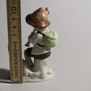 Vintage Porslinsfigur – Flöjtspelande Pojke med Hund, Tyskland