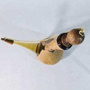 Karaff, Spanien, läderbeklädd, 1970-tal, bärnstensfärgat glas