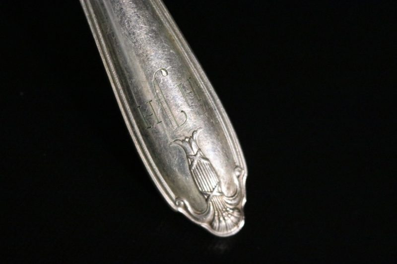 Antika Nysilverknivar – Stilfull Elegans för Ditt Matbord
