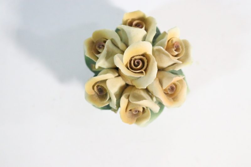 Capodimonte blomsterarrangemang – handgjord italiensk elegans