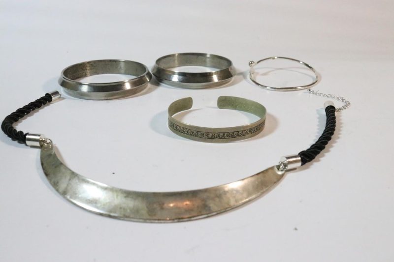 bijouterier, 5 delar, halsband och armband