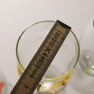 4st handmålade vinglas, signerade A.H