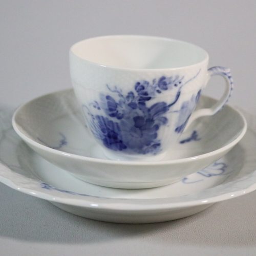 BLÅ BLOMSTER KAFFEKOPP ROYAL COPENHAGE - KUNGLIG DANSK TRE DELAR