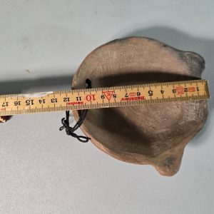 Keramisk liten prydnadsmask troligen från Sydamerika