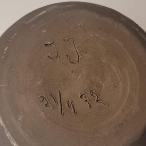 Brun keramikskål J.J