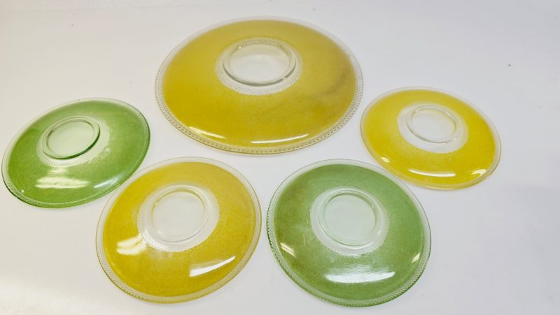 Färgglada glasfat – Set med vintagekänsla