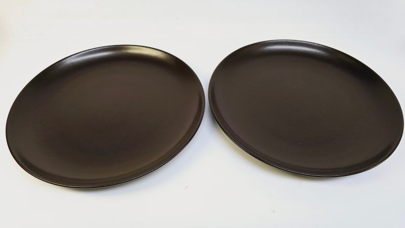 Stilrena Svarta Tallrikar från Höganäs – 26 cm i Diameter