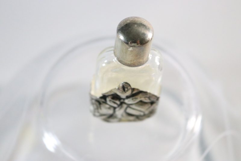 parfymflaska glas & metall