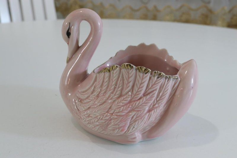 Rosa svan/svanskål med gulddekor