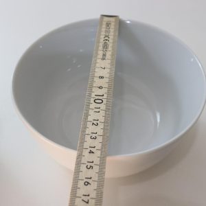 2st Vita serveringsskålar, ser oanvända ut