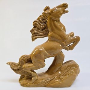 Imponerande Hästfigur i Keramik – Ståtlig och Elegant