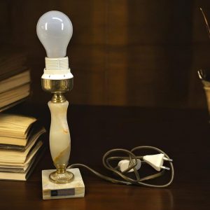 Elegant Bordslampa i Onyx från Zimmermann – Tidlös Design