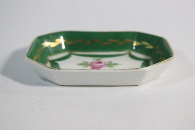 Elegant Porcelaine de Paris-porslinsfat – Fransk klassiker för finsmakare