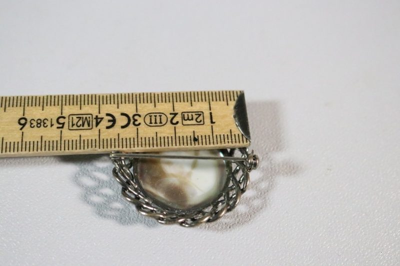 BROSCH och halsband, oidentifierad tillverkning