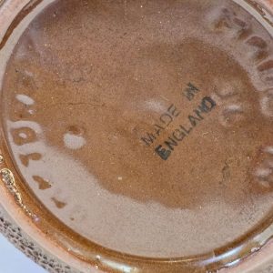 Vintage Tekanna "Made in England" - Brun Glaserad Keramik med Texturerad Detalj
