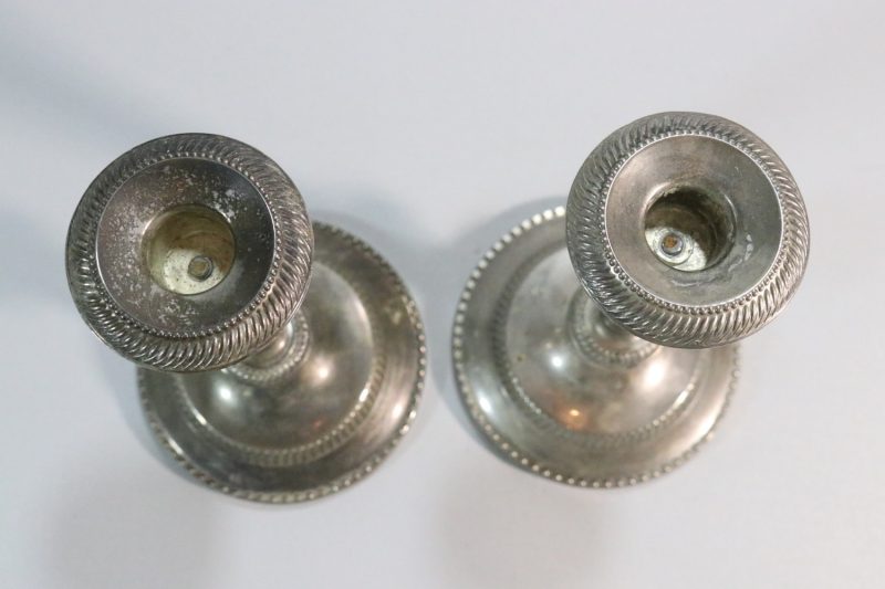 2st äldre  ljusstakar i metall