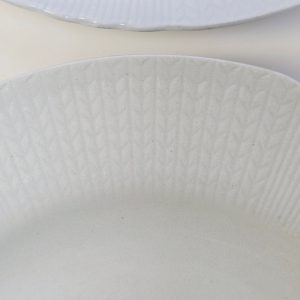Elegant set av Rörstrand Adelborg-tallrikar – Svensk design i världsklass