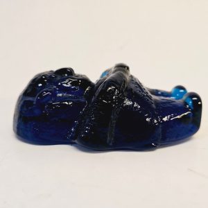 Blå Glastroll från Svenskt Glasbruk - Handgjord Skulptur i Imponerande Design