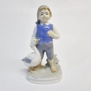 Porslinsfigur – Pojke med Gås, 24 cm