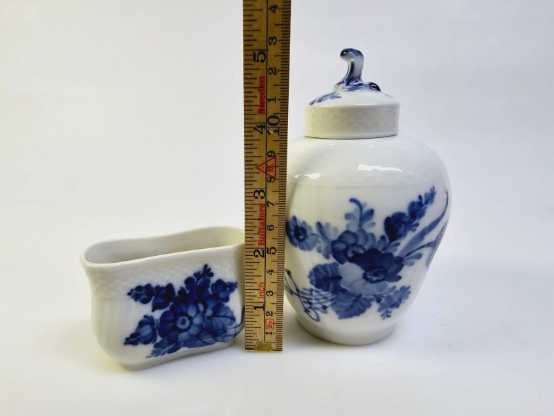 Royal Copenhagen set – Handmålad burk och miniatyrkruka, klassisk blåvit design