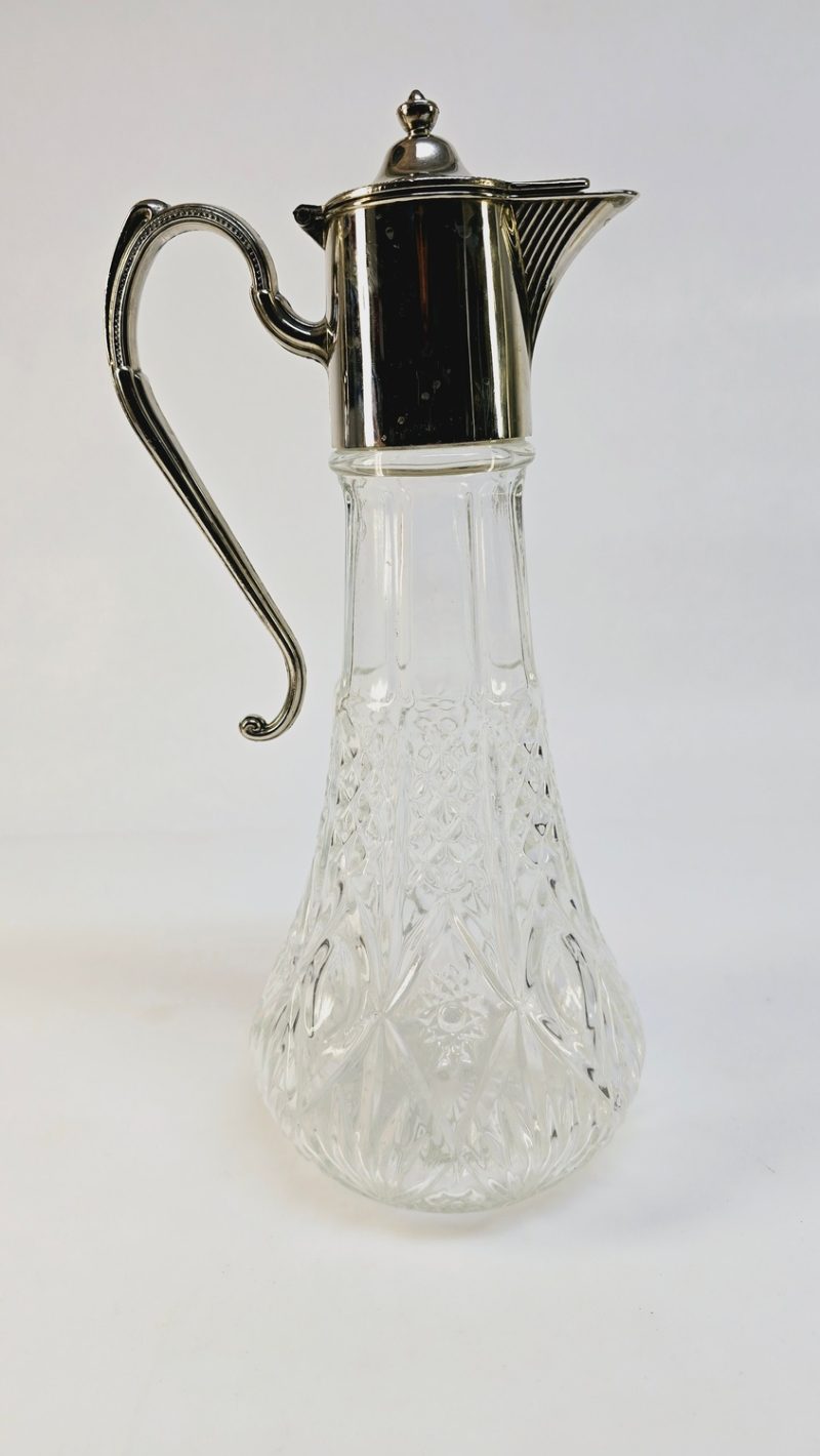 Elegant kristallkaraff med silverdetaljer – 29 cm, tillverkad i England