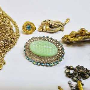 Vintage smyckeskollektion – En skattkista av tidlös elegans