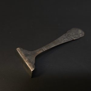 Vintage Barnbestick i nysilver med unikt fotbollsmotiv
