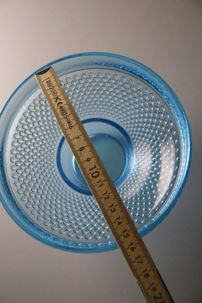 Vacker Blå Glasskål med Struktur – 15 cm i Diameter
