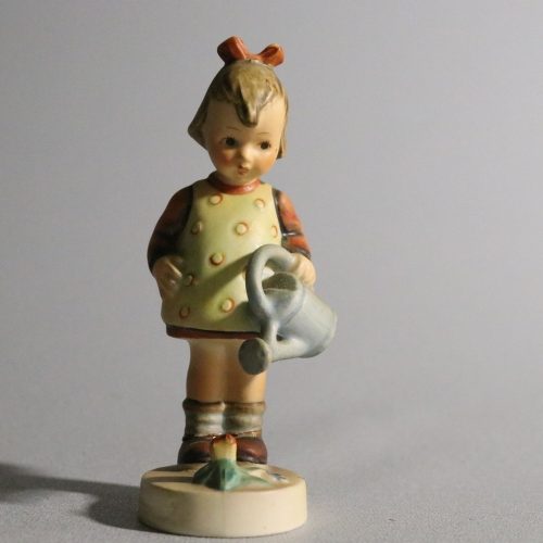 Vintage Porslinsfigur - Flicka med Vattenkanna