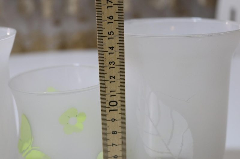 3st ljuslyktor i glas med lövdekor