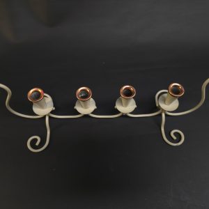 Charmig ljusstake i smide med kopparinslag – Vintage elegans