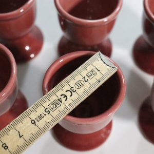 Klassiska röda äggkoppar i porslin – Set om 6 st