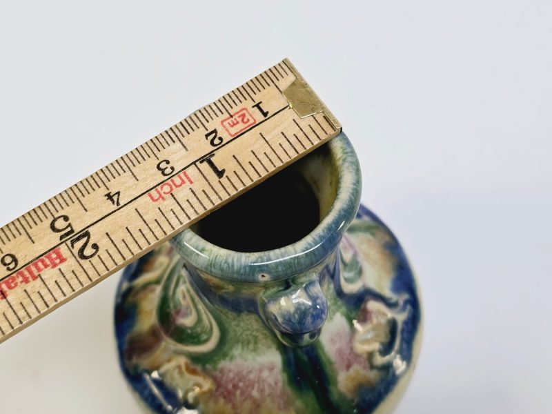 Unik Bo Fajans-vas med handgjort glasyrmönster – 9,5 cm hög