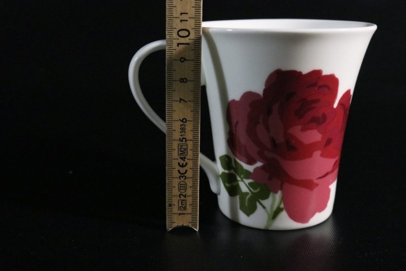 Exklusiv Mugg från 222 Fifth – "Summer Rose" Bone China