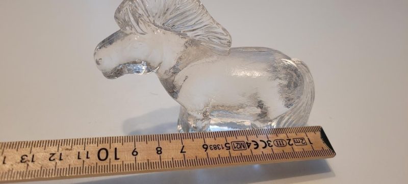 häst figurin i glas