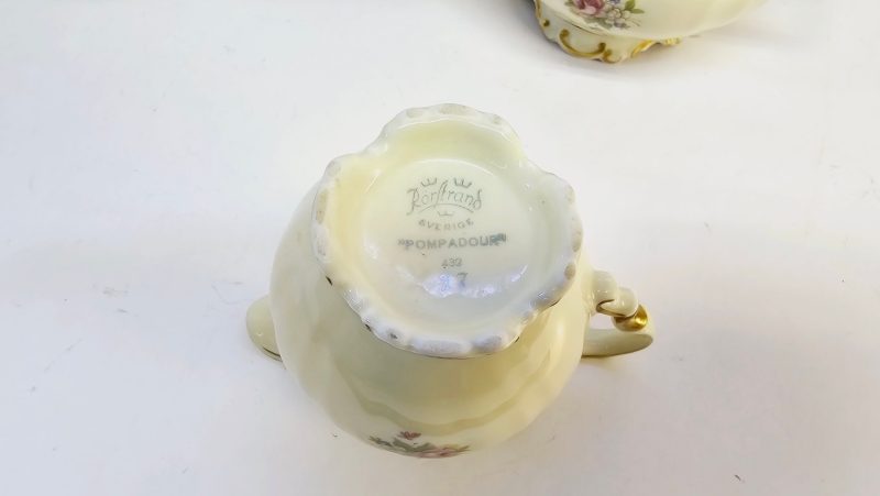 Elegans från Rörstrand: Antikt "Pompadour"-kaffeset i porslin
