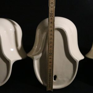Set med 4 dekorativa keramiska väggkrukor – tidlös elegans