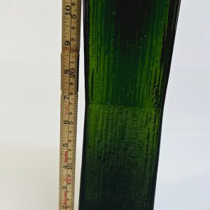 Grön Retrovas i Glas – Stilren och Unik Design